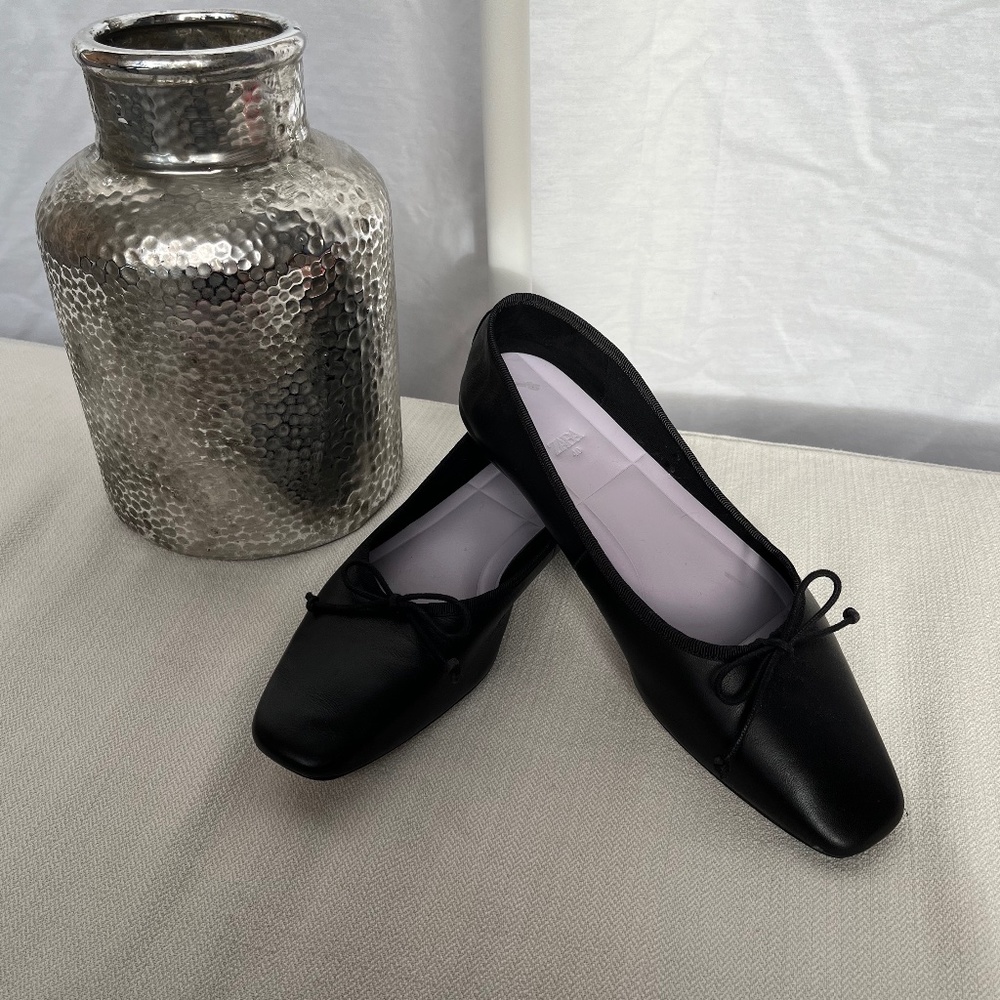 Zara Black Leather Ballet Flats Size 40 / US 9
